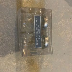 Salt/pepper shaker brand new